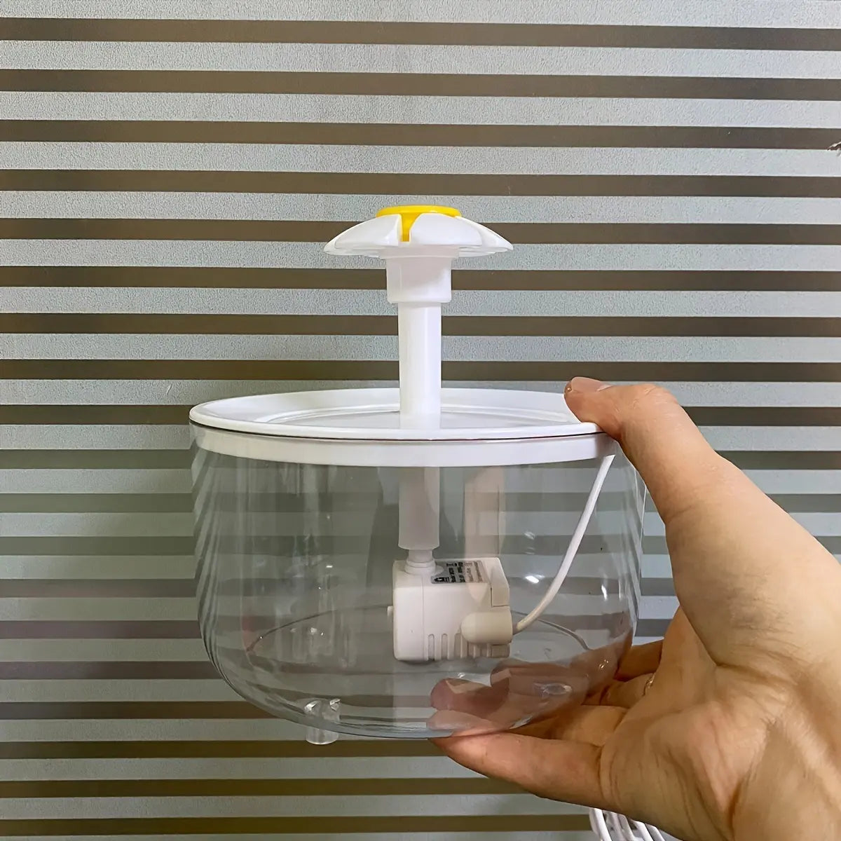 Rechargeable Automatic Pet Fountain – Clear Wireless Cat Water Dispenser for Fresh & Circulating Hydration